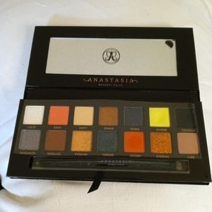 Anastasia Beverly Hills Prism Pallet 14 color
